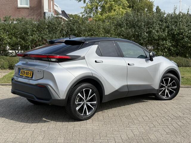Toyota C-HR 1.8 Hybrid 140 First Edition | Bi-tone | Stoel- stuurverwarming | Elek. achterklep | Camera | PDC V+A