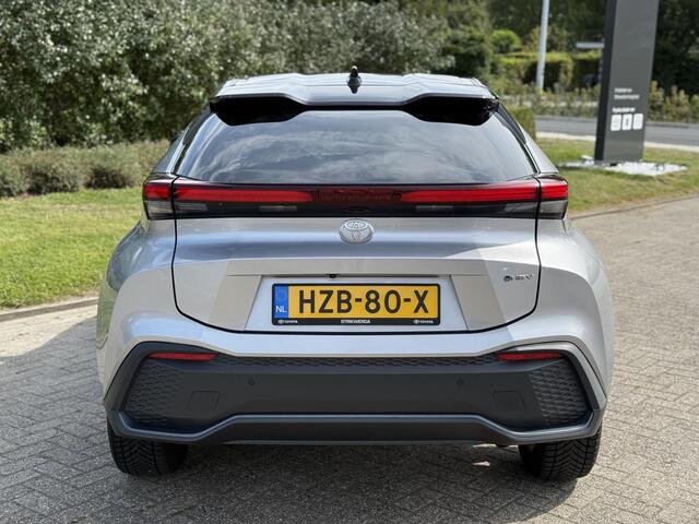 Toyota C-HR 1.8 Hybrid 140 First Edition | Bi-tone | Stoel- stuurverwarming | Elek. achterklep | Camera | PDC V+A