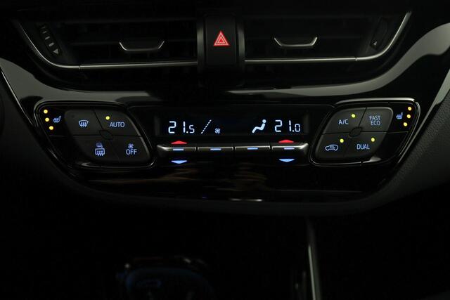 Toyota C-HR 1.8 Hybrid Style | Trekhaak | Stoelverwarming | Dodehoek detectie | Navigatie |