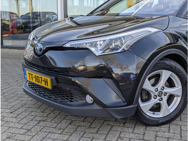 Toyota C-HR 1.8 Hybrid Active | All-season | Navi | Adaptieve cruise | Climate control | Camera