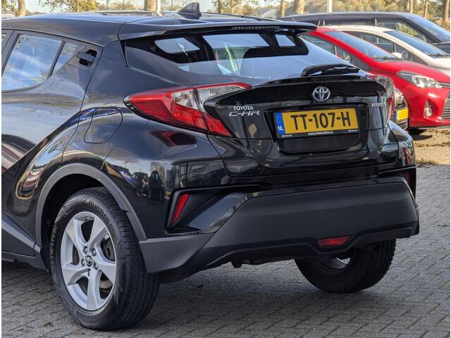Toyota C-HR 1.8 Hybrid Active | All-season | Navi | Adaptieve cruise | Climate control | Camera