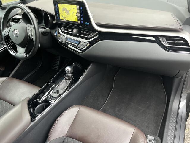 Toyota C-HR 1.8 Hybrid Executive | Navigatie | Parkeersensoren | Keyless entry | Stoelverwarming |