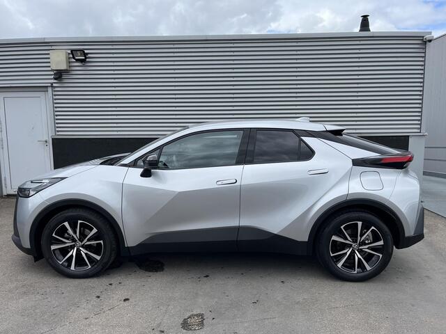 Toyota C-HR 1.8 Hybrid 140 Dynamic Dodehoek detectie, achteruitrij camera, adaptieve cruise control, Apple Carplay/Android Auto, keyless, parkeersensoren v&a