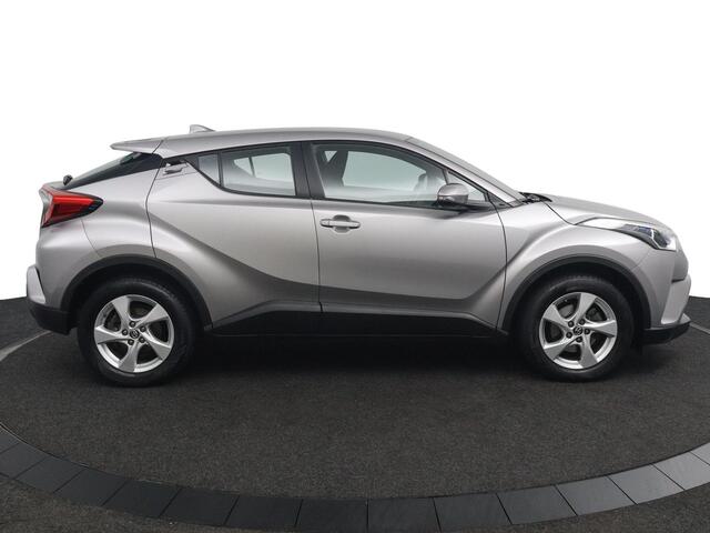 Toyota C-HR 1.2 Dynamic | Trekhaak | Navigatie | Climate Control | 1300 KG Trekvermogen |