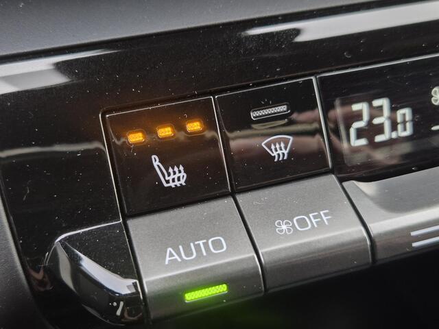 Toyota C-HR 1.8 Hybrid 140 Dynamic Automaat / Nieuw Model / Allseason banden / Stuur-, Stoel en Voorruitverwarming / Achteruitrijcamera / Elektrische achterklep / Keyless Entry/Start / Adaptief CC / Apple Carplay Android Auto / Climate control /