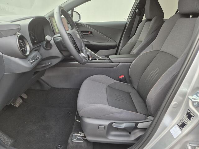 Toyota C-HR 1.8 Hybrid 140 Dynamic Automaat / Nieuw Model / Allseason banden / Stuur-, Stoel en Voorruitverwarming / Achteruitrijcamera / Elektrische achterklep / Keyless Entry/Start / Adaptief CC / Apple Carplay Android Auto / Climate control /