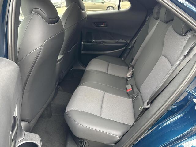 Toyota C-HR 2.0 Plug-in Hybrid 220 Executive **NIEUWE AUTO/ DIRECT LEVERBAAR**