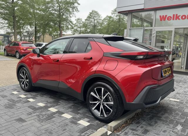 Toyota C-HR 1.8 Hybrid 140 First Edition Dodenhoekdetectie, Navigatie, Parkeersensoren V + A , All-in Rijklaarprijs