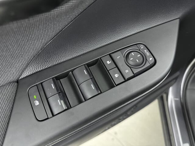 Toyota C-HR 2.0 Plug-in Hybrid 220 Dynamic *Nieuw*