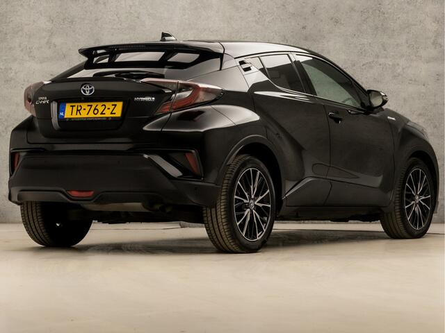 Toyota C-HR 1.8 Hybrid Sport Automaat (NAVIGATIE, LEDER, CAMERA, KEYLESS, STOELVERWARMING, ZWART HEMEL, SPORTSTOELEN, ADAPTIVE CRUISE, GETINT GLAS, DAB+, NIEUWSTAAT)
