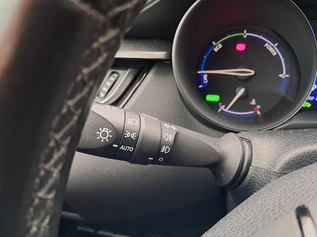 Toyota C-HR 1.8 Hybrid Dynamic | Clima | Navigatie | Camera | LM Velgen | RIJKLAARPRIJS INCL 12 MAANDEN GARANTIE EN BEURT