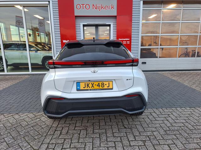 Toyota C-HR 1.8 Hybrid 140 First Edition met Winterpack