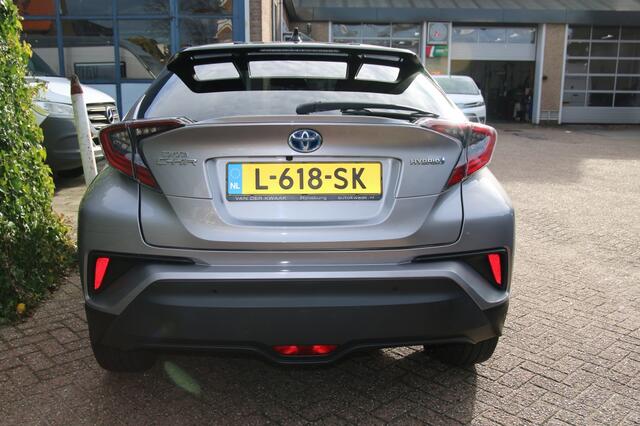 Toyota C-HR 1.8 Hybrid Bi-Tone
