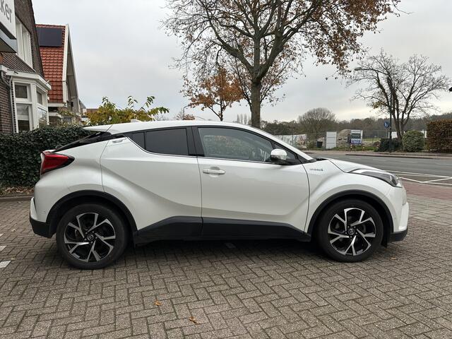 Toyota C-HR 1.8 Hybrid Style Pearl White