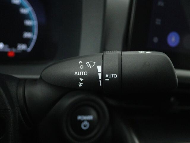 Toyota C-HR 2.0 Plug-in Hybrid 220 First Edition | Navigatie | PDC |