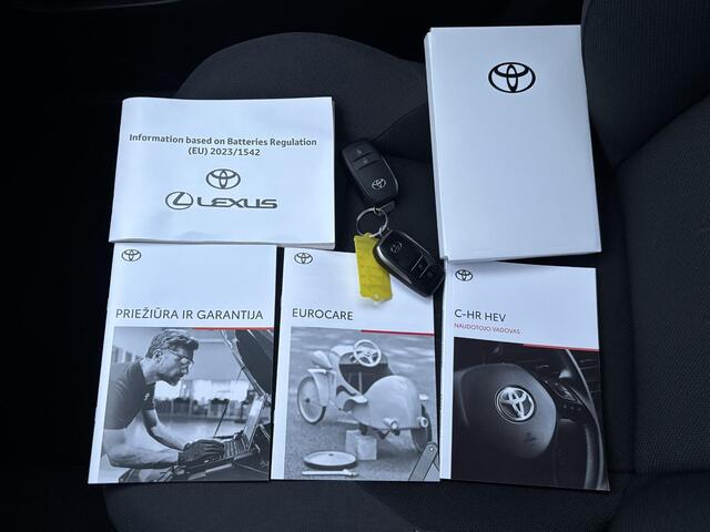 Toyota C-HR 1.8 Hybrid 140 Dynamic / Fabrieksgarantie tot 10 jaar mogelijk / Stuur-, stoel- en voorruitverwarming / Navigatie / Camera / Climate Control / Apple Carplay/Android auto / 18" LM wielen /