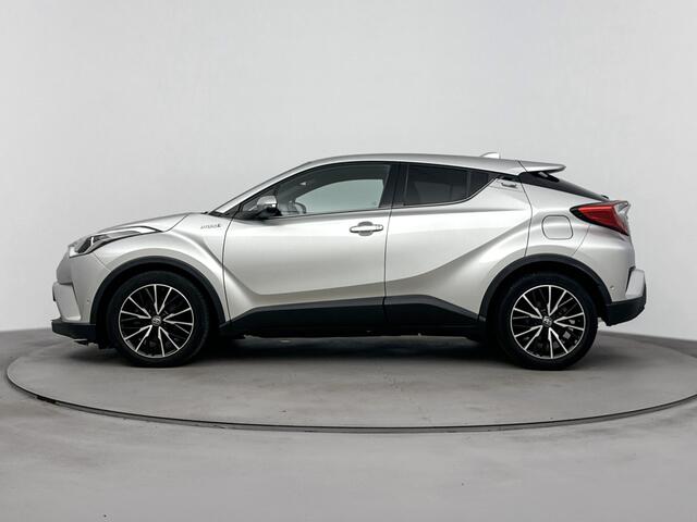 Toyota C-HR 1.8 Hybrid Executive | Afneembare trekhaak | Stoelverwarming | Navigatie |