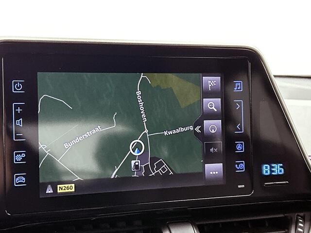 Toyota C-HR 1.8 Hybrid Executive | Trekhaak | Navigatie | Stoelverwarming | Full LED | PDC voor en achter |