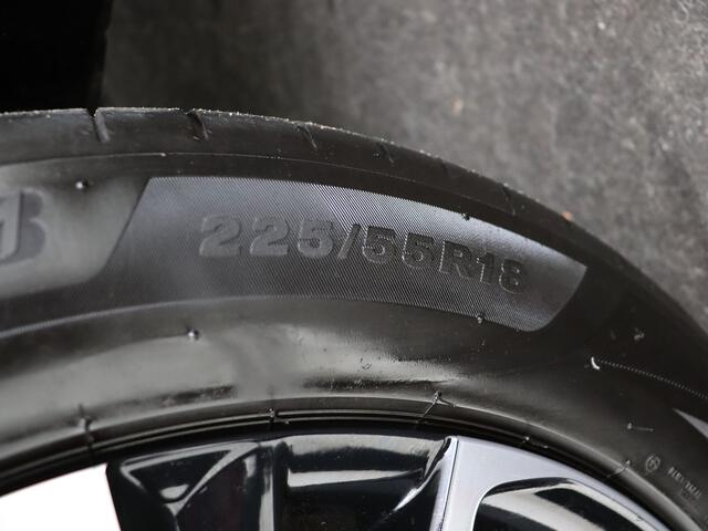 Toyota C-HR 1.8 Hybrid 140 First Edition | BTW voertuig | Achteruitrijcamera | 1e Eigenaar |