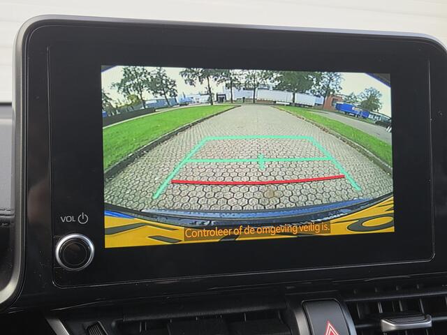 Toyota C-HR 2.0 Hybrid Dynamic / Afneembare Trekhaak / Stoel & stuur verwarming / Achteruitrijcamera / Dode Hoek Detectie / Apple Carplay & Android Auto / Climate Control / Navigatie / Parkeersensoren /