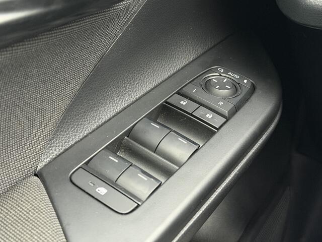 Toyota C-HR 1.8 Hybrid 140 First Edition Limited PDC Stoel Stuur Verwarming BSM