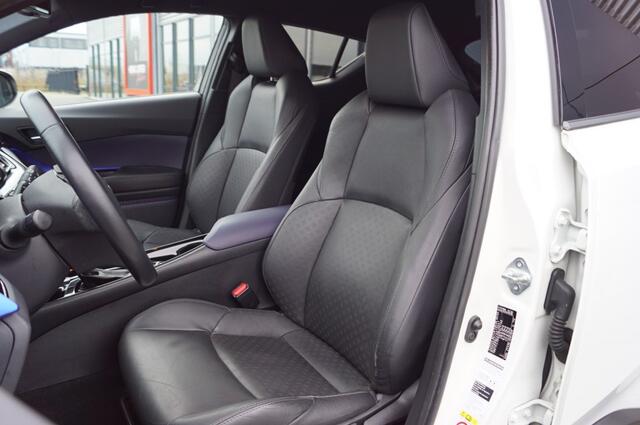 Toyota C-HR 1.8 Hybrid Executive / Bi-Color / Leer /Navi / Camera / JBL/ 18 Inch LM / Stoelverwarming