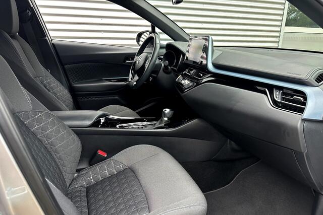 Toyota C-HR 2.0 Hybrid Dynamic Safety+ Winter pakket / Carplay