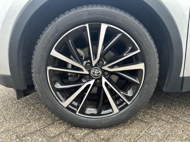 Toyota C-HR 2.0 Hybrid 200 Executive | Stoel- + stuurverwarming | Navigatie | Electrische achterklep | Dode hoek waarschuwing |
