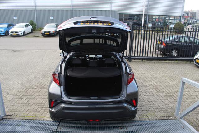 Toyota C-HR 1.8 Hybrid Achteruitrijcamera/Miracast/Bluetooth/Cruise control/DAB+/Parkeersensoren rondom/Inklapbare spiegels/Dodehoek detectie/18 Inch/Privacy glass
