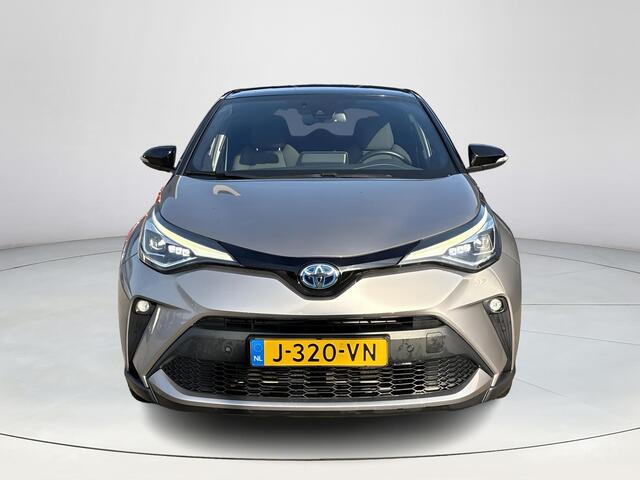 Toyota C-HR 1.8 Hybrid First Edition **NAVIGATIE/ TREKHAAK/ DODEHOEK DETECTIE/ STOELVERWARMING/ 36 MAANDEN GARANTIE**