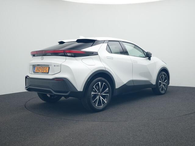 Toyota C-HR 2.0 Plug-in Hybrid 220 Dynamic Nu met ¤ 2.750,- voordeel