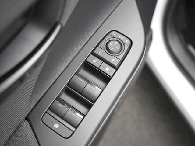 Toyota C-HR 2.0 Plug-in Hybrid 220 Dynamic Nu met ¤ 2.750,- voordeel