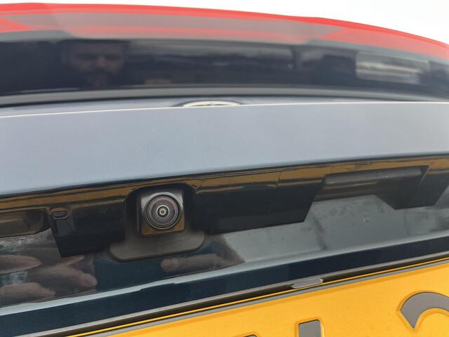 Toyota C-HR 2.0 Plug-in Hybrid 220 First Edition | Navigatie | Apple CarPlay/Android auto | 360 graden camera | Elektrische achterklep