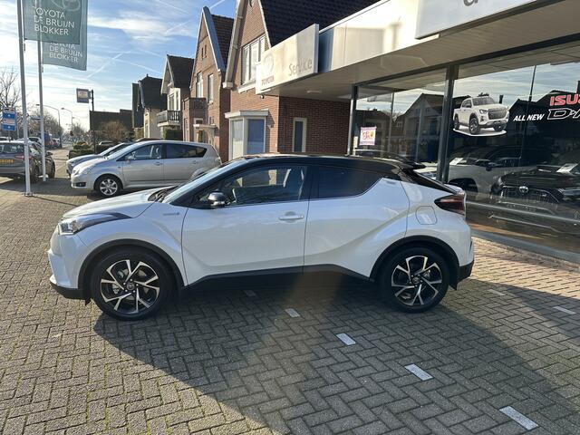 Toyota C-HR 1.8 Hybrid Style Ultimate 1e eigenaar / slechts 7.453 km! / altijd binnen gestaan in verwarmde garage!