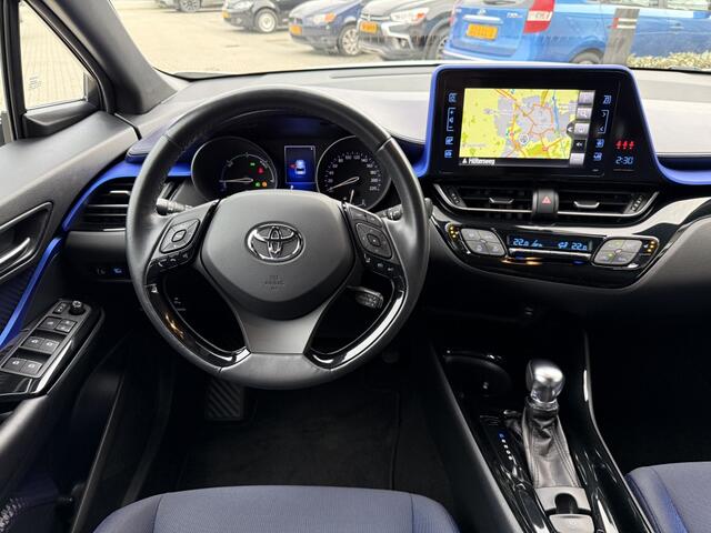 Toyota C-HR 1.8 Hybrid Bi-Tone | All Seasons | Trekhaak | Parkeersensoren