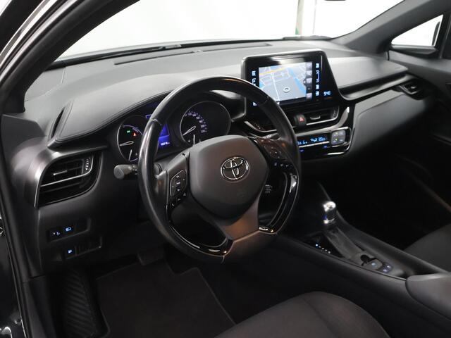 Toyota C-HR 1.8 Hybrid Dynamic | Trekhaak | Navigatie | Parkeercamera | Climate Control | Keyless Go |