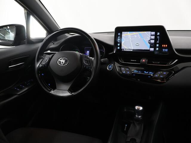 Toyota C-HR 1.8 Hybrid Dynamic | Trekhaak | Navigatie | Parkeercamera | Climate Control | Keyless Go |