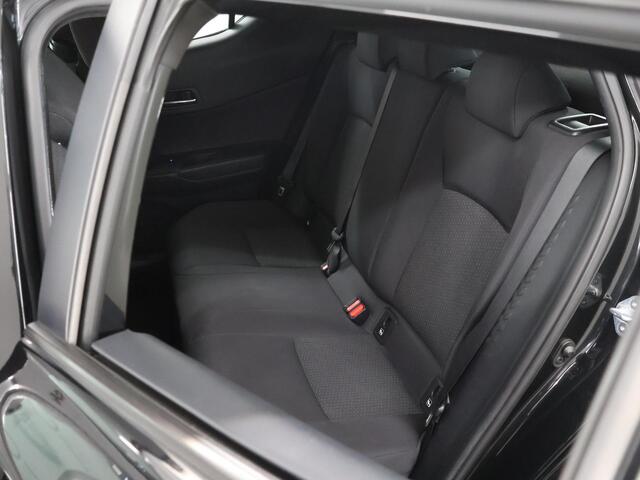 Toyota C-HR 1.8 Hybrid Dynamic | Trekhaak | Navigatie | Parkeercamera | Climate Control | Keyless Go |