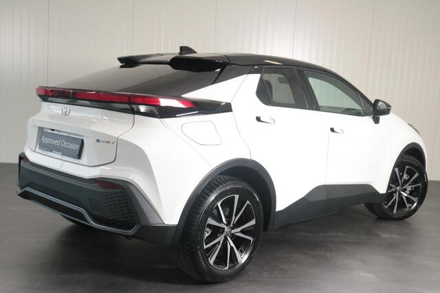 Toyota C-HR 2.0 Plug-in Hybrid 220 Dynamic Limit, Groot scherm