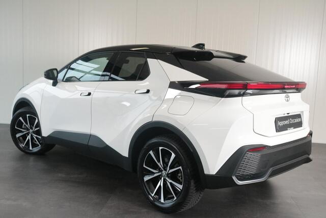 Toyota C-HR 2.0 Plug-in Hybrid 220 Dynamic Lim., Groot scherm