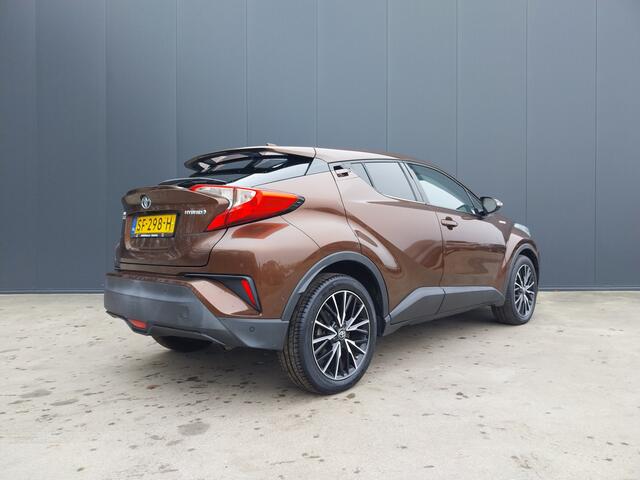 Toyota C-HR 1.8 Hybrid Executive ADAPT CRUISE CAMERA JBL SOUND HALF LEER PARK ASSIST LED NAVI ECC