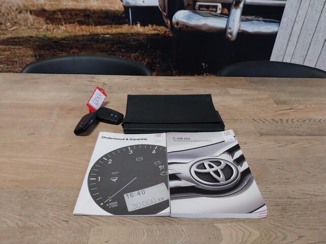 Toyota C-HR 1.8 Hybrid Executive ADAPT CRUISE CAMERA JBL SOUND HALF LEER PARK ASSIST LED NAVI ECC