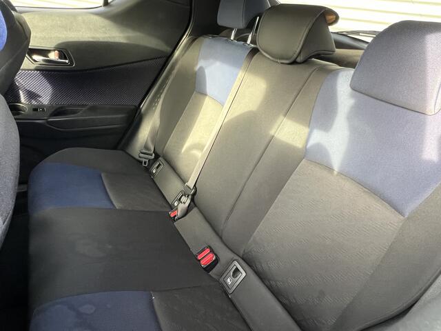 Toyota C-HR 1.8 Hybrid Bi-Tone | Airco (automatisch) | Cruise Control | Navigatiesysteem full map