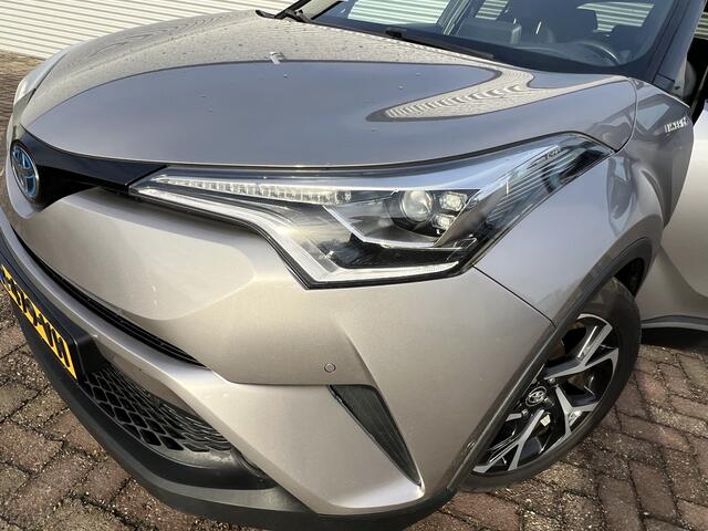 Toyota C-HR 1.8 Hybrid Bi-Tone | Airco (automatisch) | Cruise Control | Navigatiesysteem full map