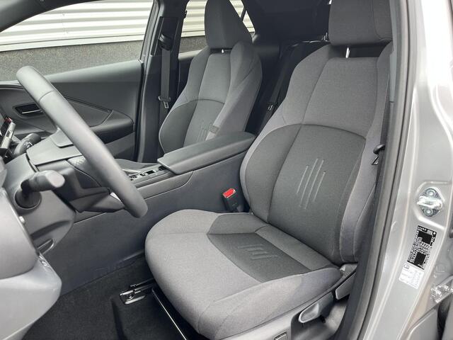 Toyota C-HR 1.8 Hybrid 140 Dynamic Dodehoek detectie, achteruitrij camera, adaptieve cruise control, Apple Carplay/Android Auto, keyless, parkeersensoren v&a