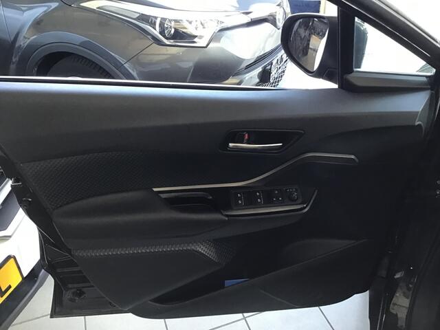 Toyota C-HR 1.8 Hybrid Bi-Tone