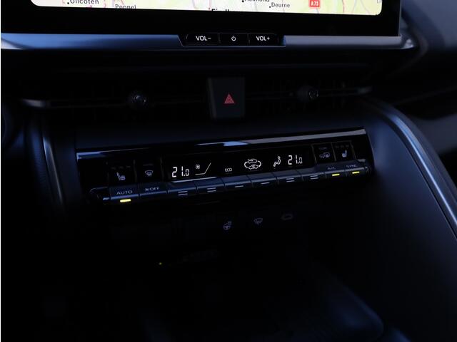 Toyota C-HR 2.0 PHEV 220 Dynamic | Nieuw! | Bi-Tone | Premium Navi | Keyless