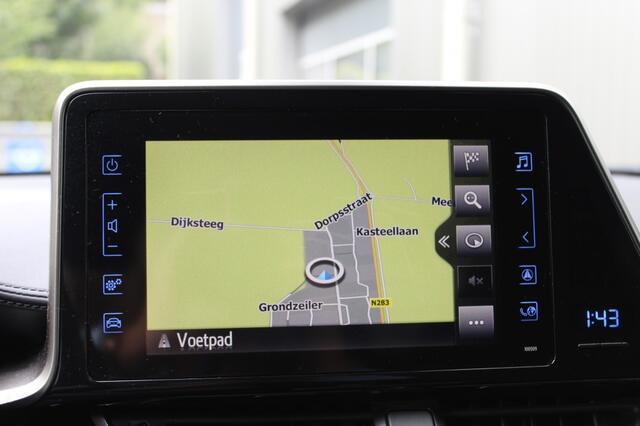 Toyota C-HR 1.8 Hybrid Team D Pearl Black / PDC / BSM