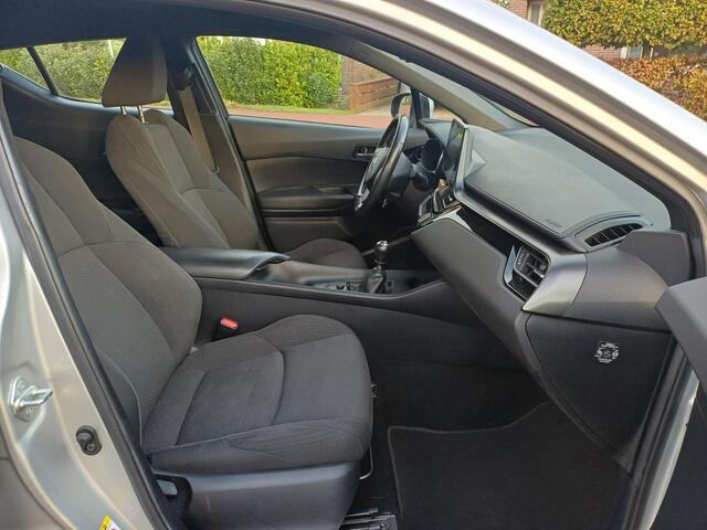 Toyota C-HR 1.2 Dynamic