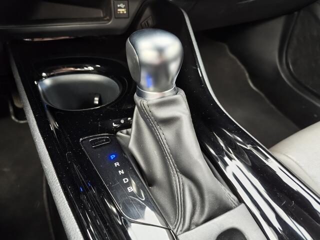 Toyota C-HR 1.8 Hybrid Executive | Navi | Parkeersensoren | Leder/Stoffen be